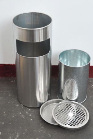 thùng rác inox có gạt tàn