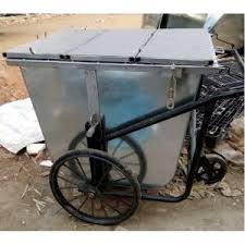 Xe gom rác có nắp